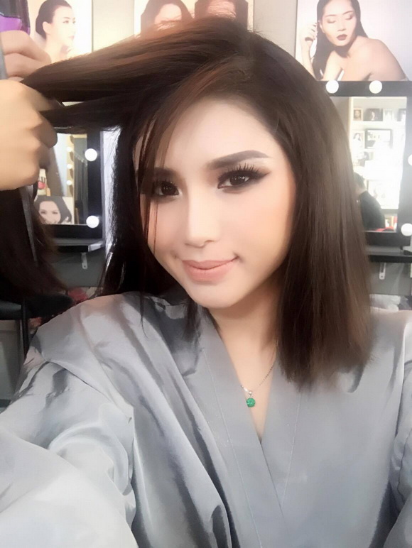 Hotgirl bán cháo,mai hana,cô gái bán cháo xinh như hotgirl