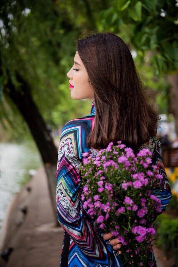 Hotgirl bán cháo,mai hana,cô gái bán cháo xinh như hotgirl