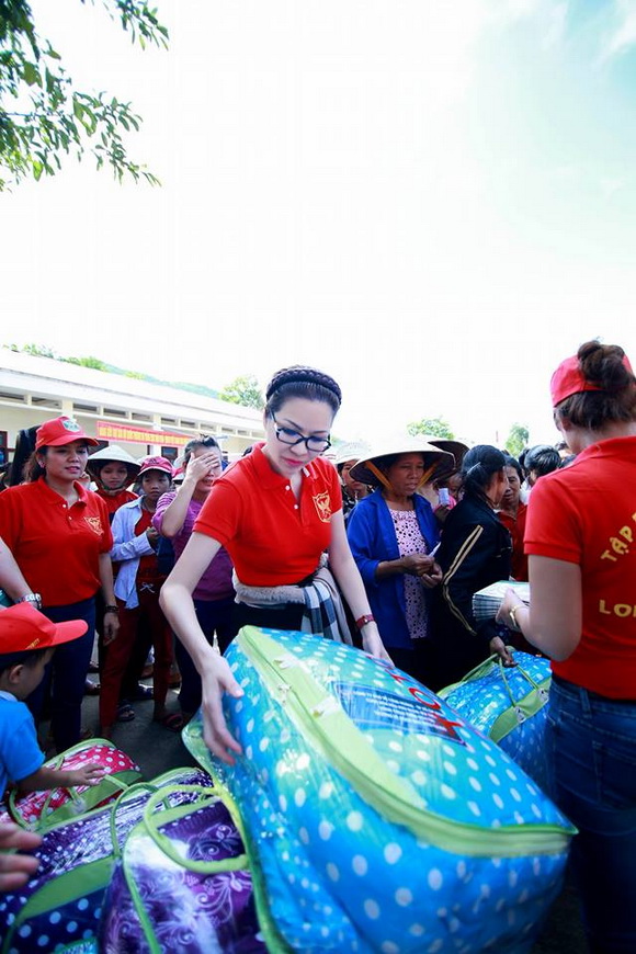 Hoa hậu Bùi Thị Hà, Hoa hậu quý bà Bùi Thị Hà, Bùi Thị Hà, Sao Việt