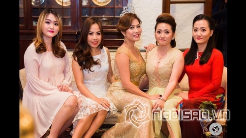 Á hậu Thanh Vy, NTK Huỳnh Lợi, Sao Việt