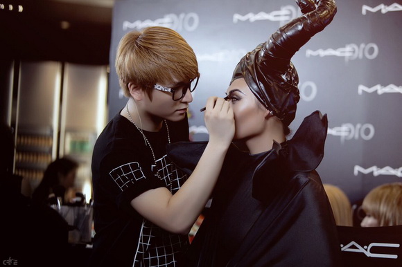 Võ Hoàng Yến, Fashion Asia Award, Ngô Đức Hiển