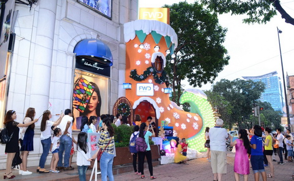 Giáng sinh cam, Đêm Giáng Sinh, Giày Noel khổng lồ