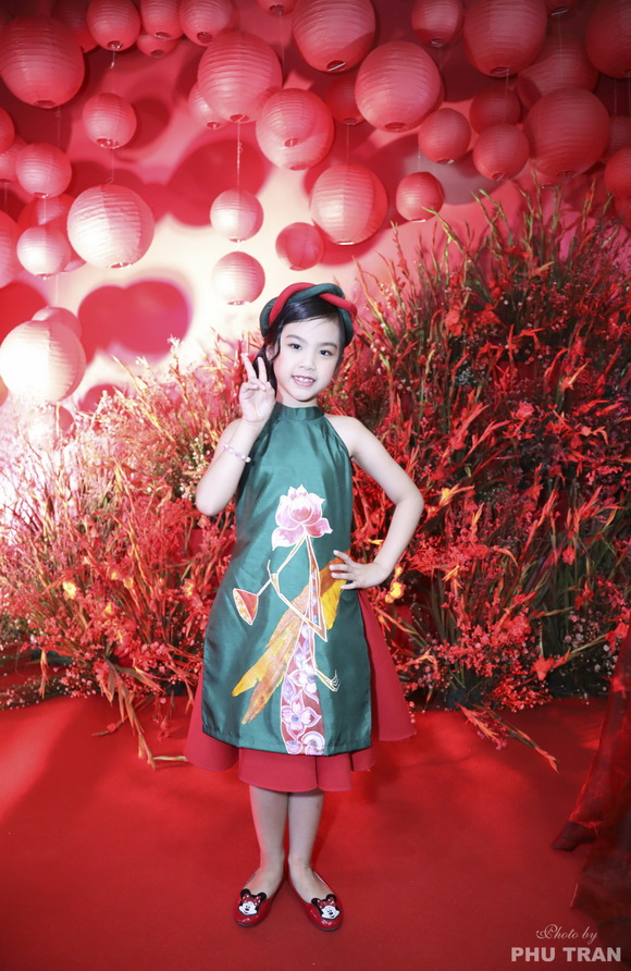 Siêu mẫu nhí Ngọc Anh, Sao Việt, NTK Phương Nguyễn Silk