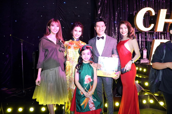 Siêu mẫu nhí Ngọc Anh, Sao Việt, NTK Phương Nguyễn Silk