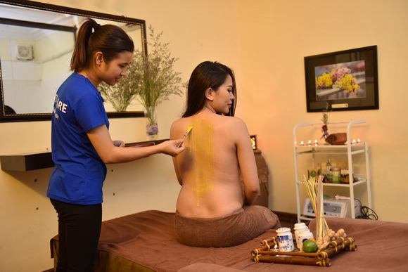 Làm đẹp sau sinh, Viet-care, massage bầu tại Vietcare