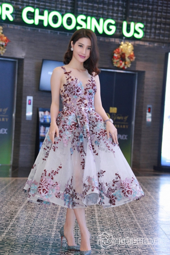 Sao Việt điệu đà với váy hoa xòe