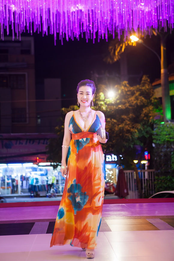 Hòa Khánh, Người đẹp Hòa Khánh, Sao Việt