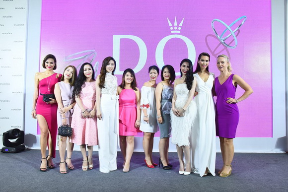 Hà Anh, Siêu mẫu Hà Anh, Sao Việt