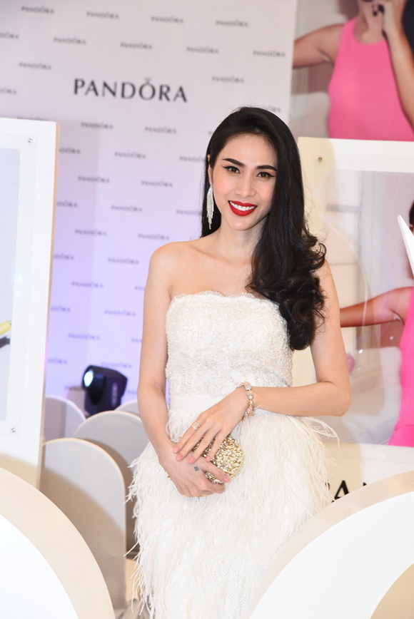 Hà Anh, Siêu mẫu Hà Anh, Sao Việt
