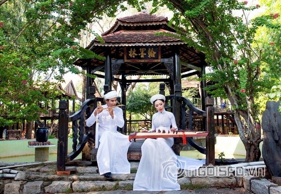 Kristine Thảo Lâm, Trí Quang, Sao Việt