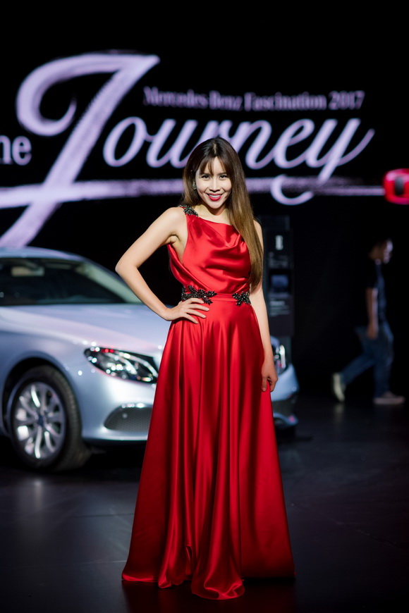 Mercedes-Benz Fascination, Lưu Hương Giang, Sao Việt