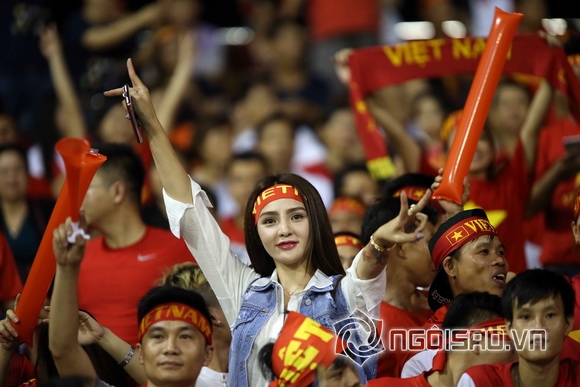 Vi Nhạn Ngọc, Ca sĩ Vi Nhạn Ngọc, sao việt