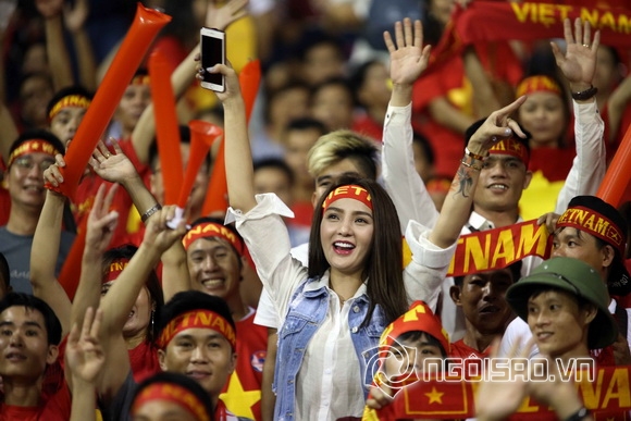 Vi Nhạn Ngọc, Ca sĩ Vi Nhạn Ngọc, sao việt