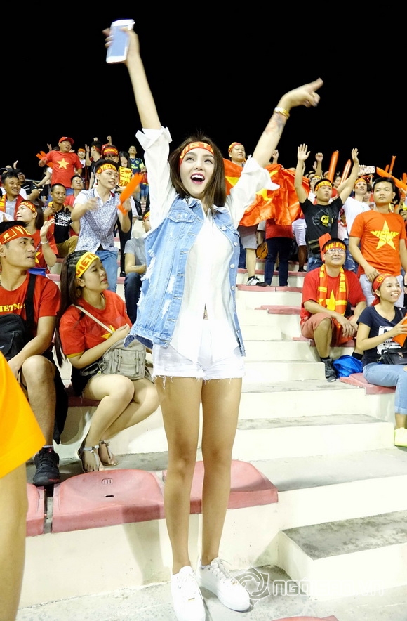 Vi Nhạn Ngọc, Ca sĩ Vi Nhạn Ngọc, sao việt