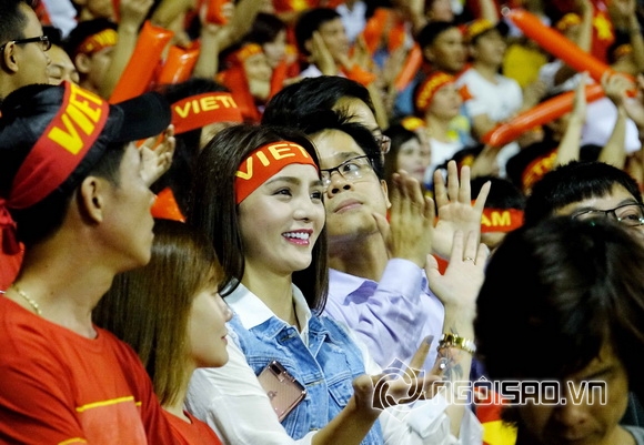 Vi Nhạn Ngọc, Ca sĩ Vi Nhạn Ngọc, sao việt