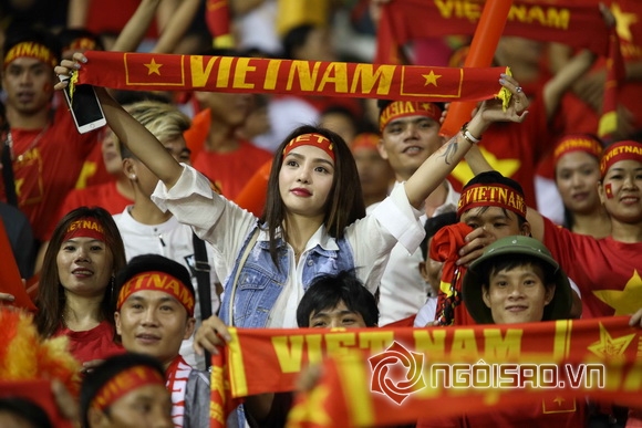 Vi Nhạn Ngọc, Ca sĩ Vi Nhạn Ngọc, sao việt