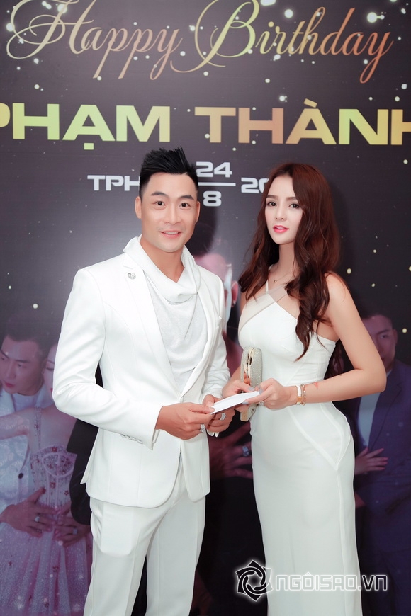Vi Nhạn Ngọc, Ca sĩ Vi Nhạn Ngọc, sao việt