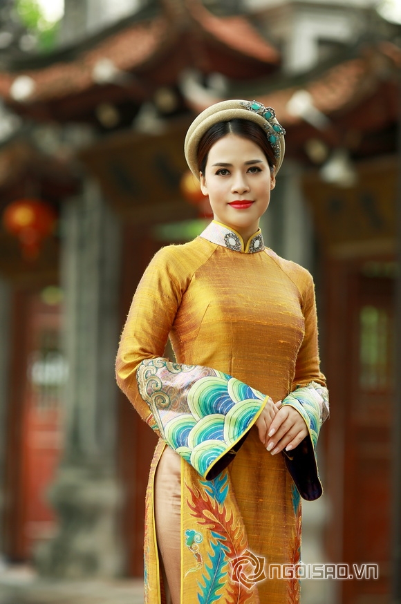 Á hậu Ý Lan, Nam Phương Hoàng Hậu, sao việt
