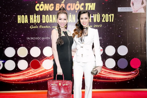 Hoa hậu Bùi Thị Hà, bùi thị hà, Ms Universe Business 2017, sao việt