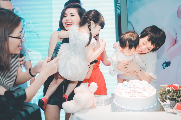 Hồ Kim, mỹ phẩm cao cấp Sarah-K, sao việt