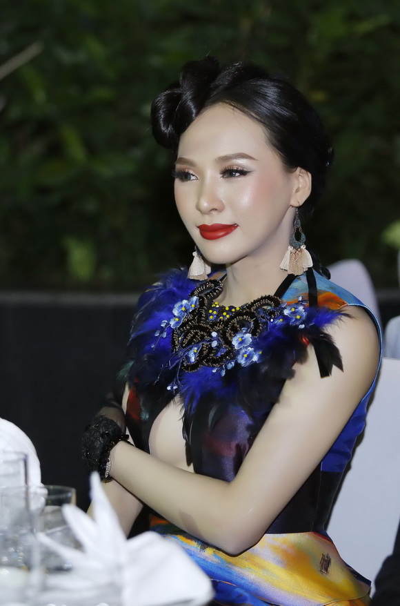 Á hậu Doanh nhân Hoàn vũ Việt Nam 2017, á hậu Ngọc Quỳnh, sao việt
