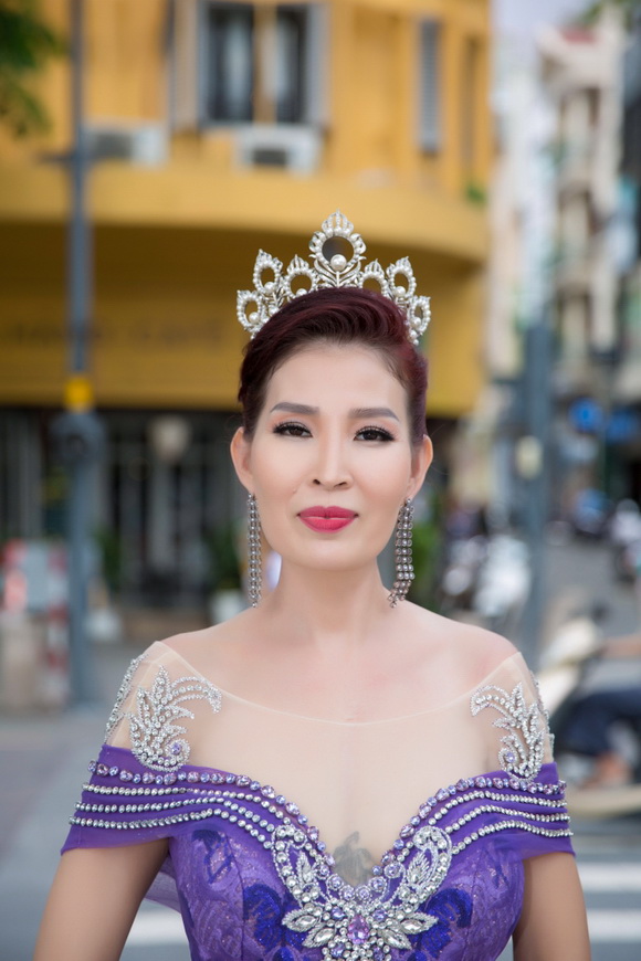 Hoa hậu Diễm Kyly, Hoa hậu Quý bà Thái Lan Jeeda, sao việt