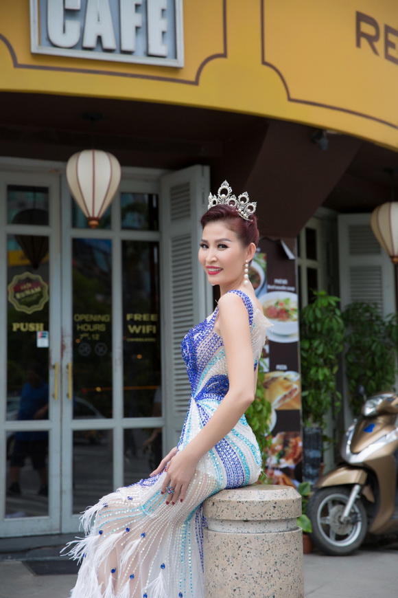 Hoa hậu Diễm Kyly, Hoa hậu Quý bà Thái Lan Jeeda, sao việt
