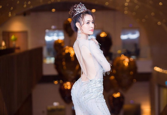 Hoa Hậu Thư Dung, Thư Dung, Sao Việt