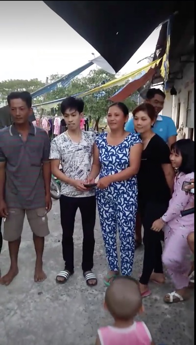 thanh-nien-roi-tien-6 Phạm Đình Sang, mất ví tiền, về quê ăn tết