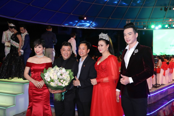 Tuấn Hà Lan, Live show Tuấn Hà Lan, Sao việt