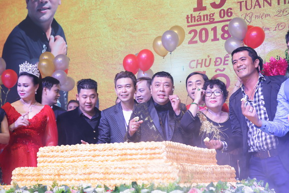 Tuấn Hà Lan, Live show Tuấn Hà Lan, Sao việt