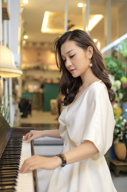 Á hậu đá quý Việt Nam, Lý Mỹ Hồng, sao việt