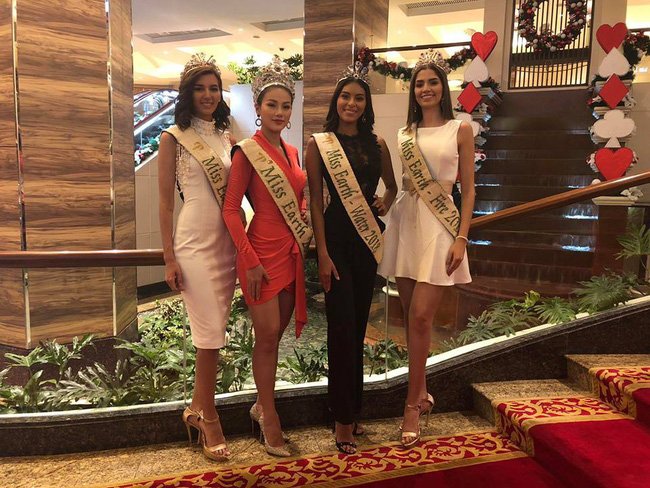 Kém cạnh chiều cao khi đứng cùng 3 Á hậu Miss Earth 2018, Phương Khánh vẫn ghi điểm nhờ nhan sắc rạng rỡ