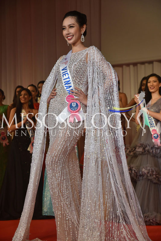 Dàn Hậu gửi lời chúc đến Thùy Tiên trước giờ G Miss International 2018 bằng loạt video siêu tình cảm