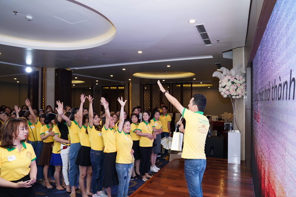 Kem tan mỡ cô Bông, Doanh nhân Trần Thị Tâm