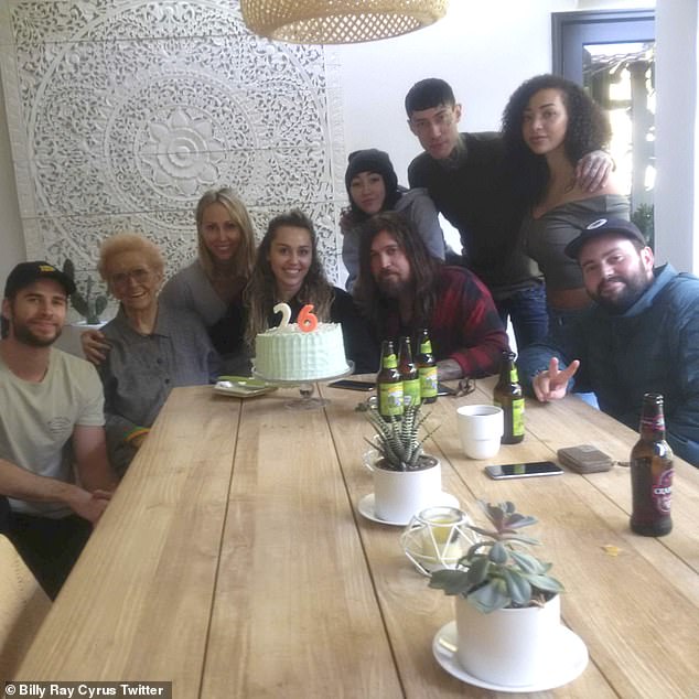 ca sĩ, miley cyrus, sao hollywood