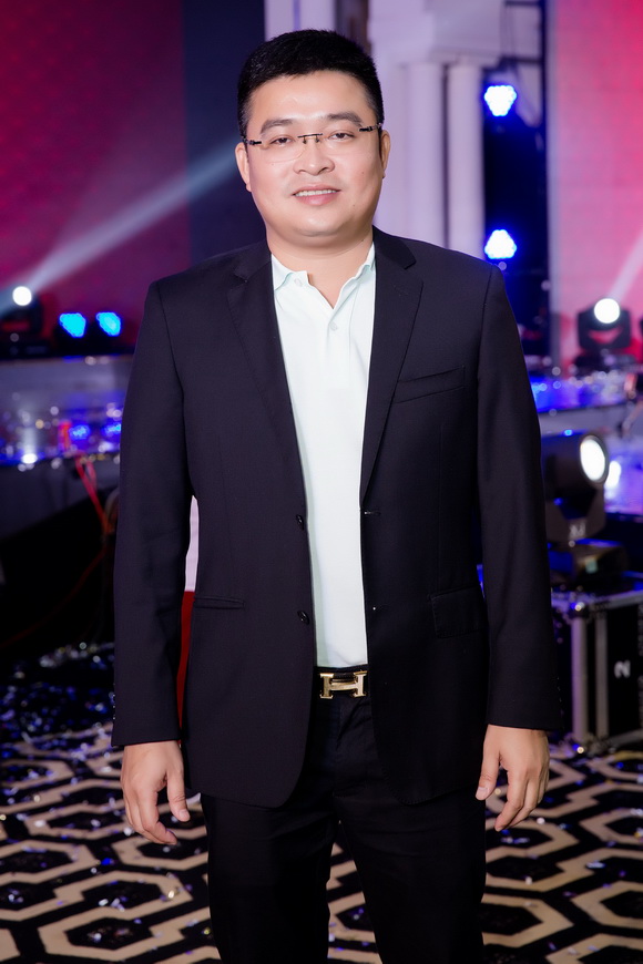 CEO Bùi Anh Sơn, Lý Nhã Kỳ, Trương Ngọc Ánh