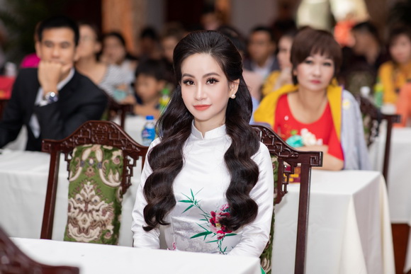 Á Hậu – Doanh Nhân Huyền Cò, Ngày hội tết doanh nhân 2019