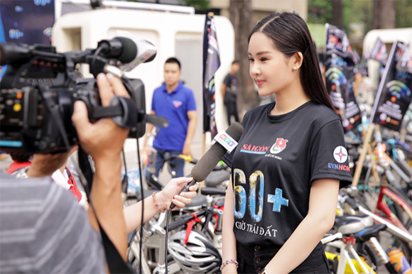 Lê Âu Ngân Anh, Lê Âu Ngân Anh tham gia giờ trái đất, Lê Âu Ngân Anh sau đăng quang