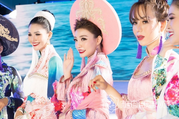 Á hậu Lý San Nghi, Festival biển Nha Trang, NTK Nhật Dũng