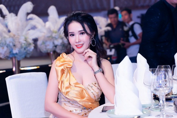 Nữ hoàng sales 2019, Vũ Thị Kim Linh, Top White Best Awards Of The Year 2019