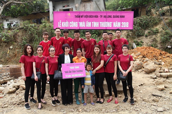 Nữ hoàng nhan sắc Nguyễn Thị Bích Hòa, Nhà tạo mẫu Bích Hòa, Đại hội Thẩm mỹ Quốc tế 2018