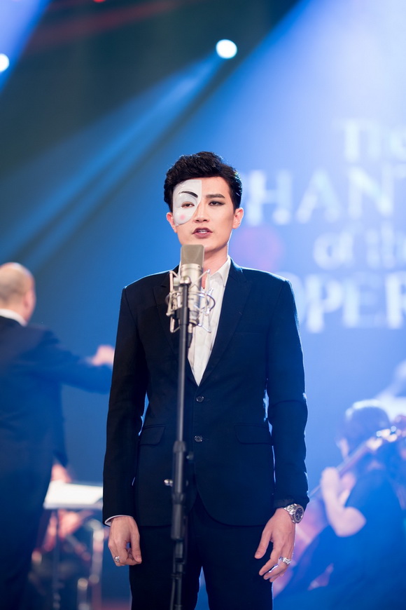 Dược sĩ Tiến, Phạm Minh Hữu Tiến, The Phantom of Opera