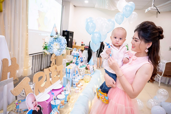 Hoa hậu Thân Thiện Bích Thoại, Nguyễn Trần Minh Triết, Trần Kim Bích Thoại