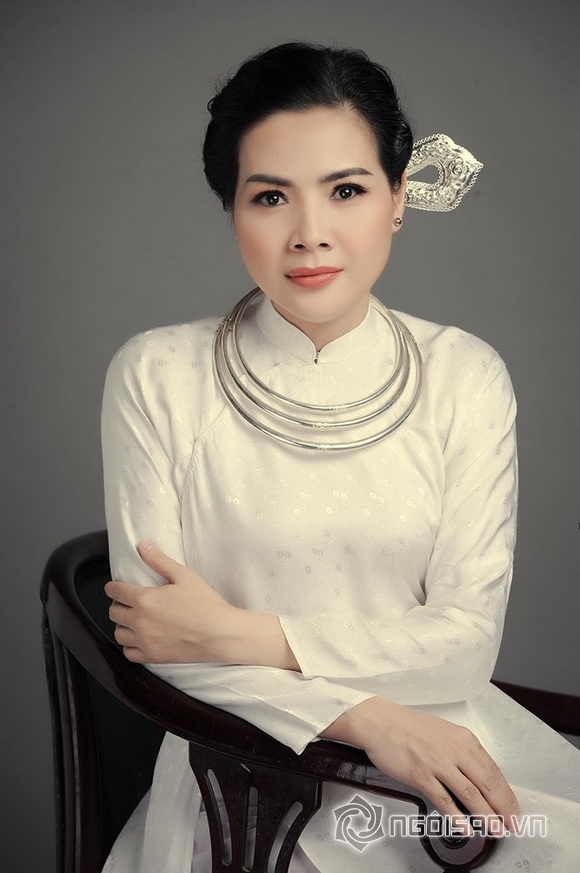 Á quân Đại sứ áo dài Ngọc Diễm, NTK Việt Hùng