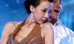 "Đại mỹ nhân" xứ Đài bị lộ ngực trên sân khấu 