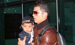 Ronaldo ngông không phải lối trong lễ rửa tội con trai 