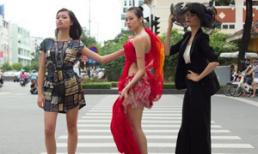 Thí sinh Vietnam's Next Top Model 'khoe mình' nơi ngã tư đường