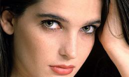 Alessia Merz - Đôi mắt xanh 'ma mị'