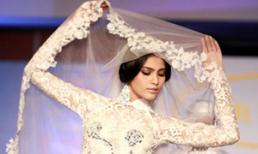 Trương Thị May diện áo dài ren nhưng không hở